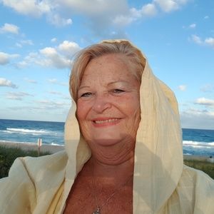 Meet your Posher, Deborah